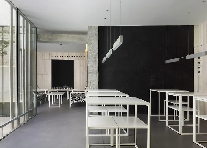 Moure Hotel